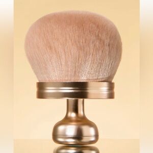 KOPARI LARGE Soft Face and Body Kabuki Brush Gold Tan SO PLUSH NIB NEW